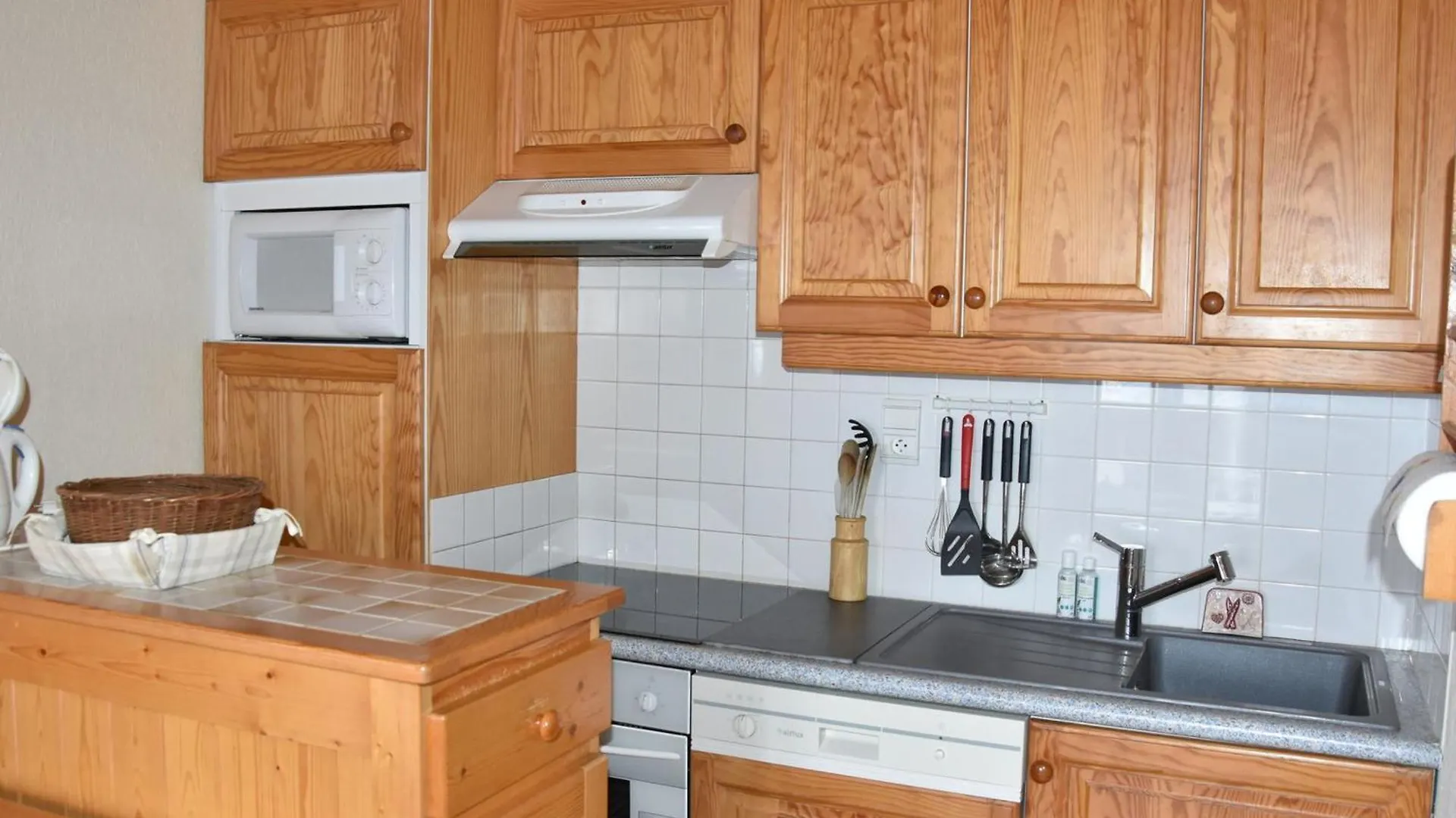 Apartment Appartement Spacieux Proche Telecabine Avec Terrasse Et Wifi - Fr-1-464-51 La Plagne